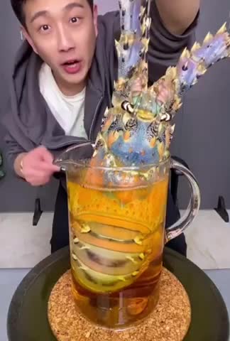 FUNNY WAY TO COOK A LOBSTER? INSANE LOBSTER MUKBANG