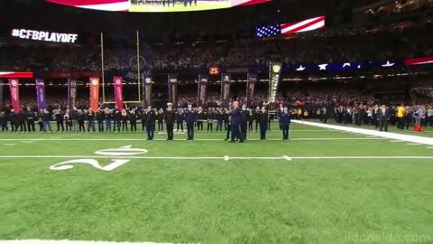 Trump getting huge applause at World Series 2021