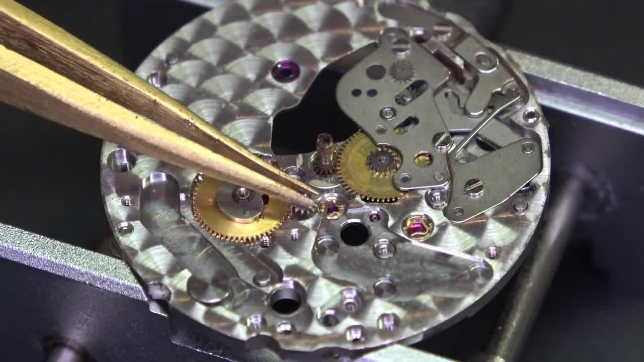 Restoration of a $7000 Rolex Datejust - Rare Vintage Rolex Logo-Dial - Rusty Caliber 3135