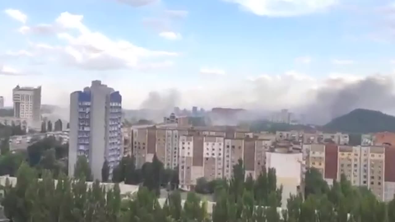 Ukraine Bombards Donetsk Донецк City Centre Again with Grads Reports DPR - Ukraine War 2022