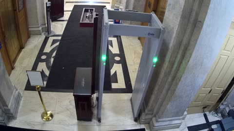 0163USCH01HouseCarriageDoor_2021-01-05_22h48min52s673ms.mp4