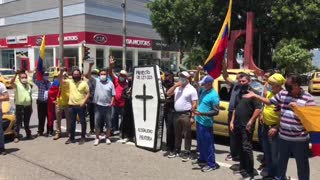 Protesta de taxistas en la carrera 27 con 56 | paro