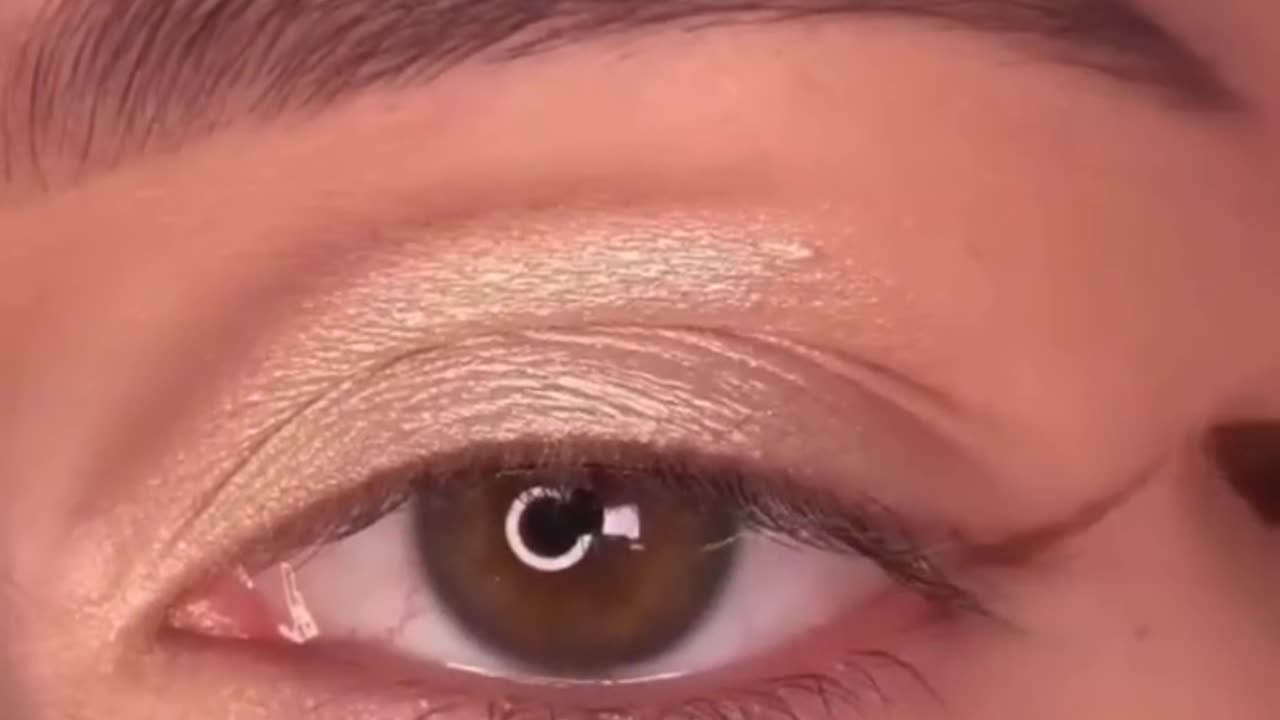 Golden eye makeup