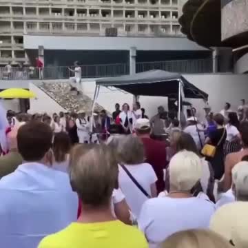 CETTE INFIRMIÈRE DÉMONTE LA MACHINERIE MACABRE DES ÉLITES SATANISTES !!!