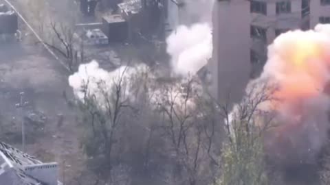 💥 Toretsk Donetsk region. Blowing up a building with Russian personnel inside