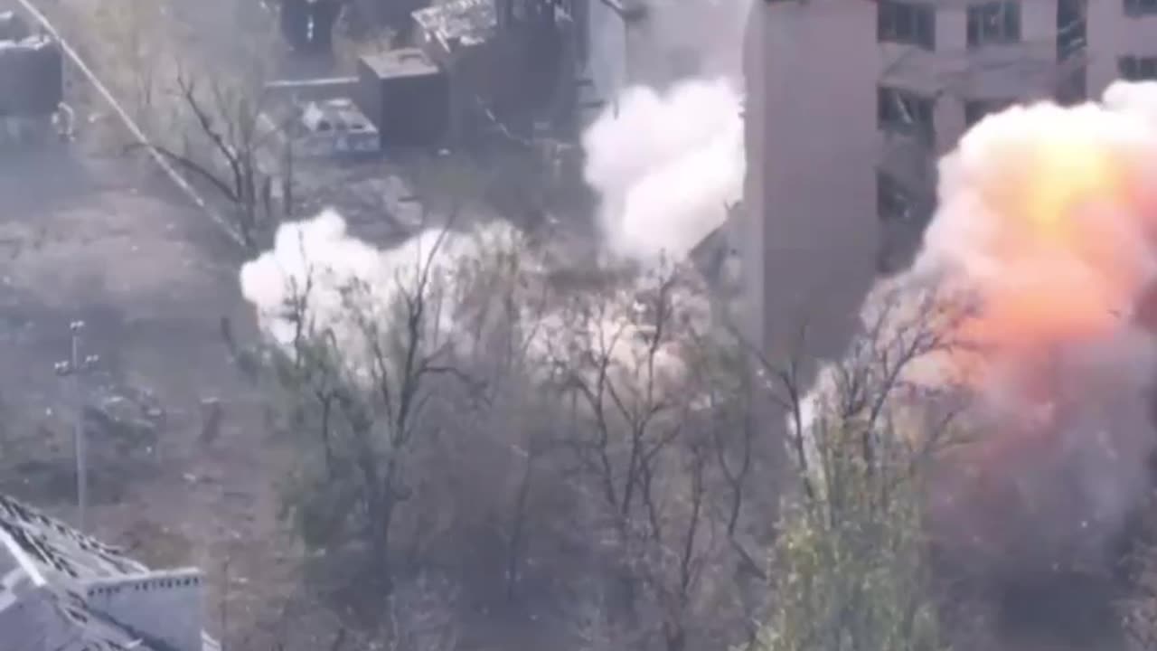 💥 Toretsk Donetsk region. Blowing up a building with Russian personnel inside