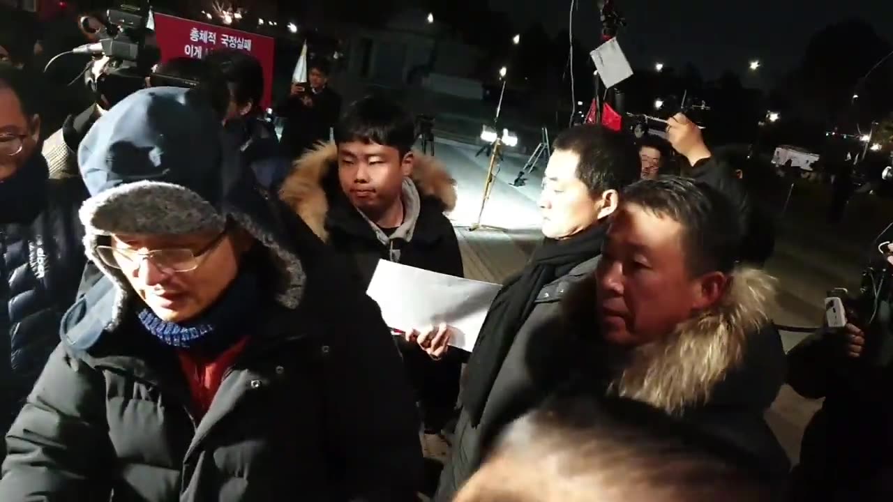 20191220_V3_S02(wxzeEYSbRJY)황교안대표의 국민과의 소통 현장, 쇼통하는 분하고는 격이 다릅니다