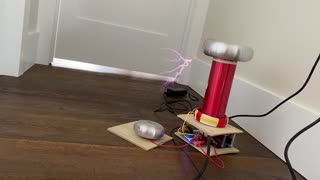 Mini Tesla Coil Playing Music