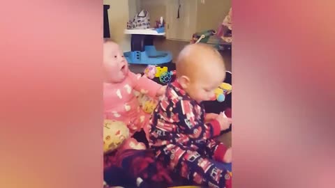 CUTE TWINS HAVING FUN! ADORABLE!