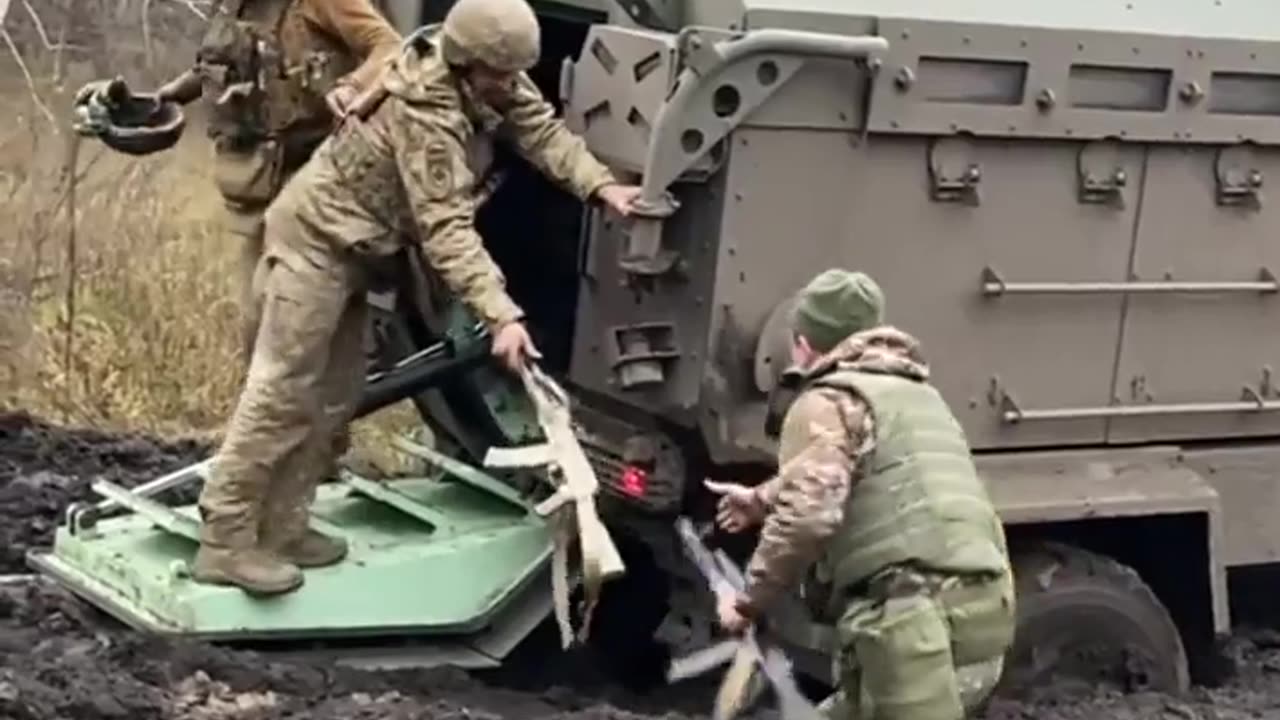 🚚🇷🇺 Ukraine Russia War | Footage of Turkish Kirpi and Ukrainian Soldiers Stuck in Deep Mud | RCF