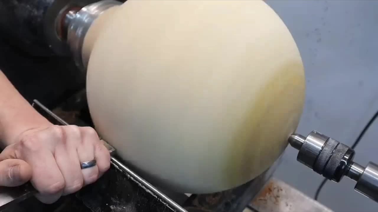 Wood turning - Tha Sycamore Lamp