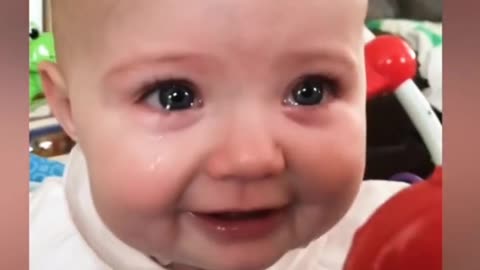 Cute Baby || Cute baby wants to play 🥰🥰🍼🍼