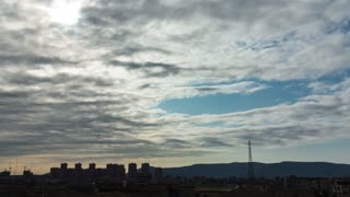 Stunning Rare Cloud Waves Ripple Up And Down Like Sea