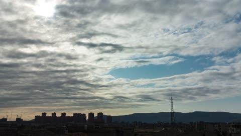 Stunning Rare Cloud Waves Ripple Up And Down Like Sea