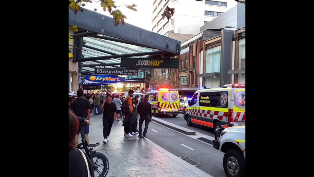 🇦🇺⚡Now in a shopping center in Sydney, a knife attack