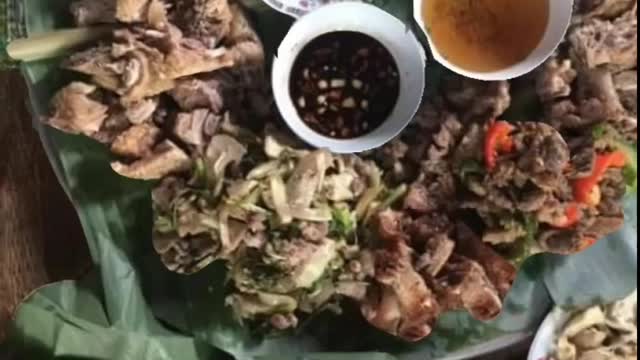 The meal is presented with delicious dishes that go well with wine