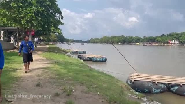 Crossing from Guatemala into Mexico is extremely easy -- Just have to hop on a raft for $2.
