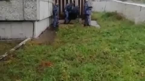 ΕΠΕΙΣΟΔΙΟ ΜΕ ΠΥΡΟΒΟΛΙΣΜΟΥΣ ΣΕ ΡΩΣΙΚΗ ΠΟΛΗ