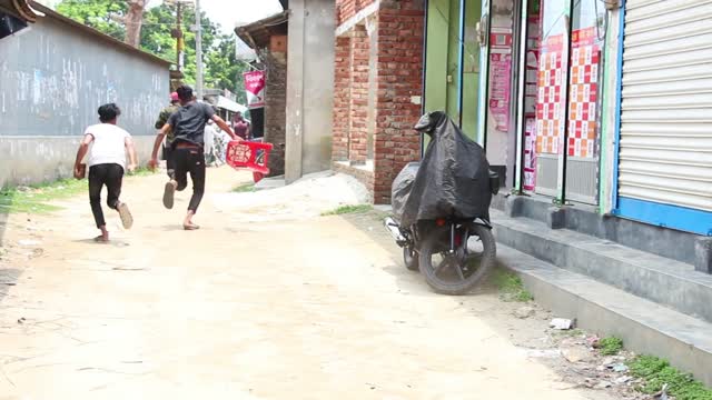Must watch Fake G-U-N shot prank on public reaction