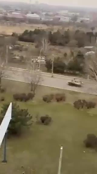 Russian VDV BMD-2 vehicles entering Kherson Ukraine