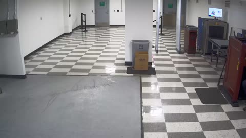 6127RHOBG3G3L4Lobby8Exterior_2021-01-06_13h20min01s127ms.mp4