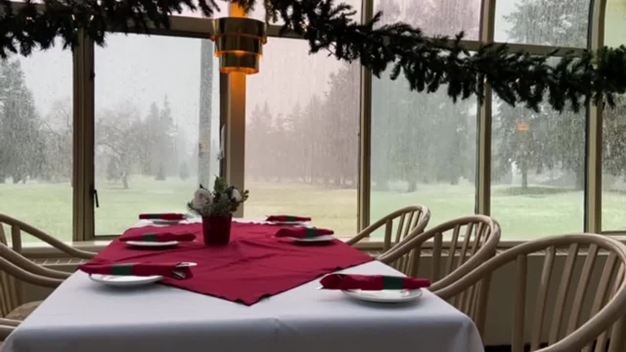 - Relaxing Christmas Music ambience Music - O Come, All Ye Faithful