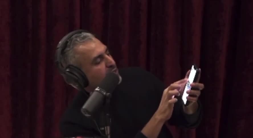 Maajid Nawaz on Joe Rogan: vaccine passports and CBDC CCP social credit score