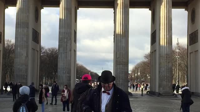 Street performer in Berlin