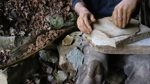 Potter's wheel from limestone slabs! Primitive pottery!