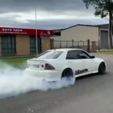 JUST CHOPPING UP SOME SMOKE!!!!