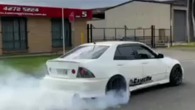 JUST CHOPPING UP SOME SMOKE!!!!