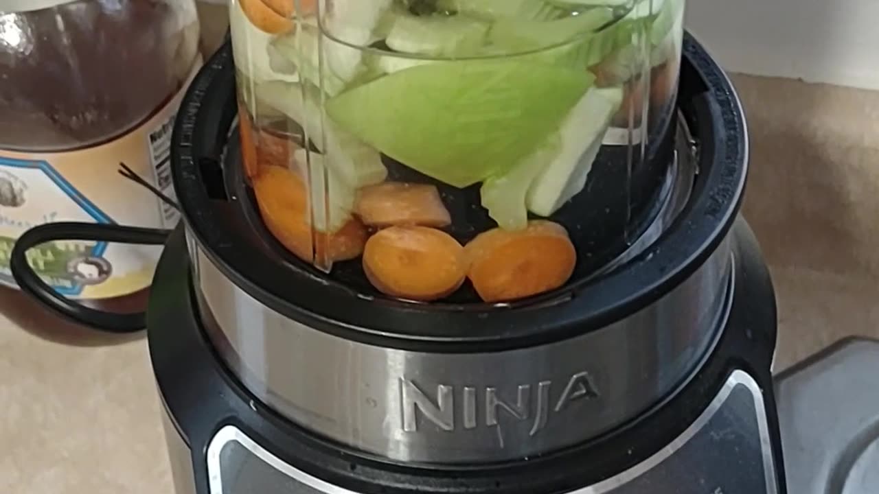 Ninja Auto IQ smoothie demonstration