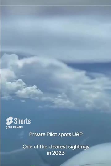 Pilot films UFO UAP 2023