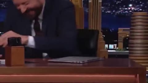 #kevinhart hilariously trolls #therock on #jimmyfallonshow 😂