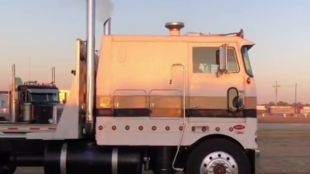 The flat head is bigger than Datang's current space, truck driver.