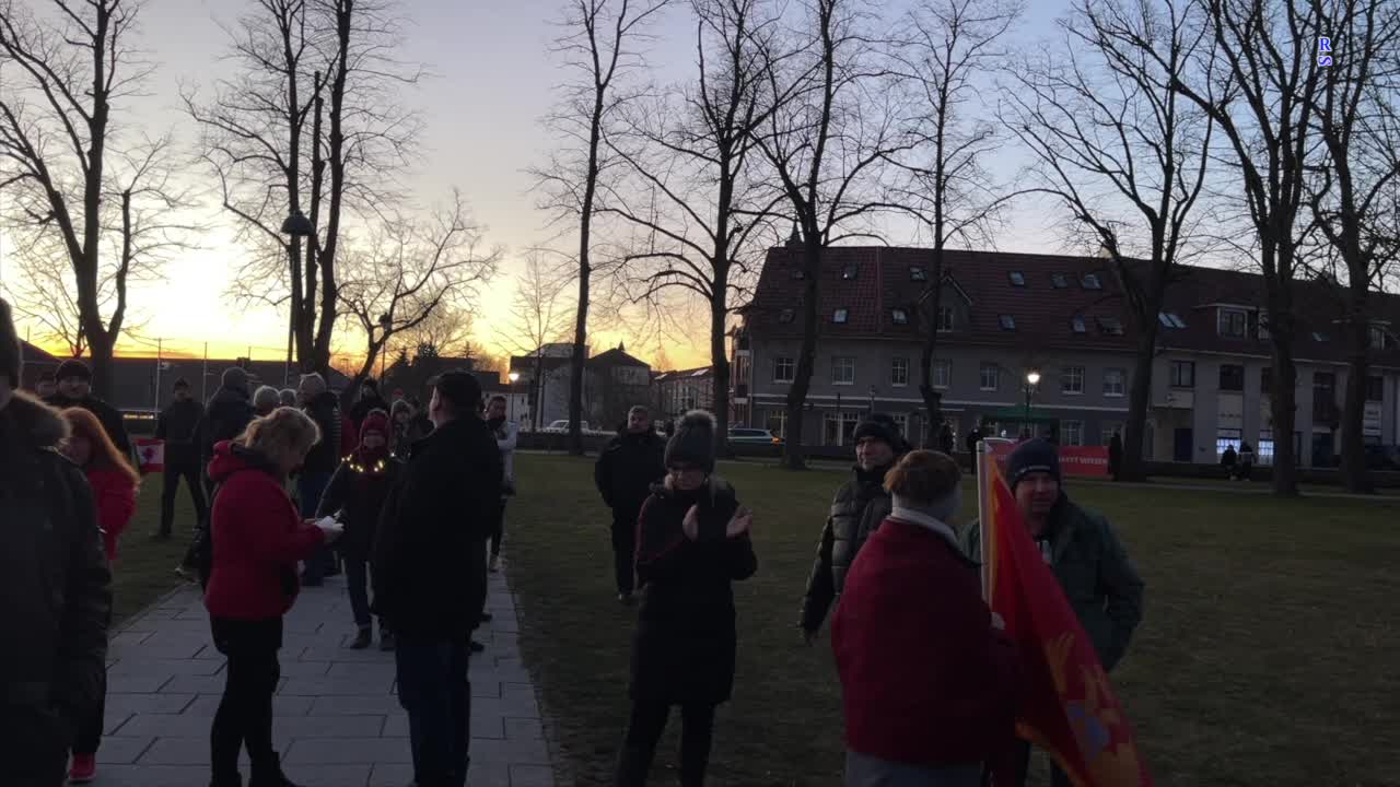 Demmin: Willi spricht zu den Gegendemonstranten 03.03.2022