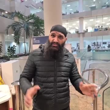 U.K- citizen walks into the Education department & films workers not wearing masks