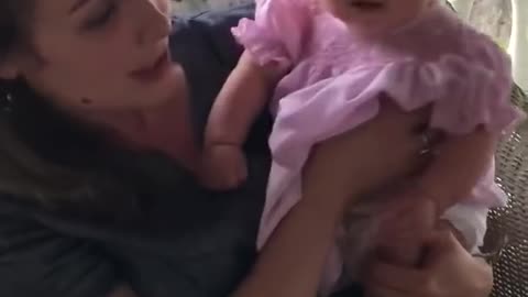 Baby attack with kisses - Very Funny