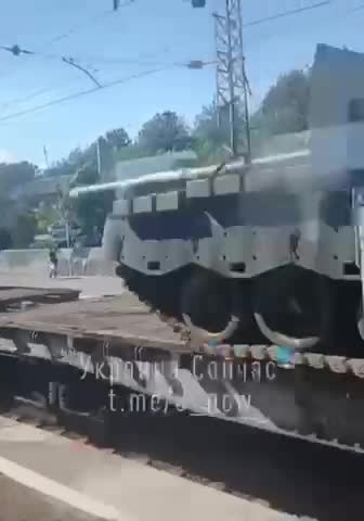 RUSSIAN REINFORCEMENTS TO THE SOUTH, 64 T-80 TANKS, 15 INFANTRY FIGHTING VEHICLES, 4 GRAD MLRS, 93 MSTA-B AND D-20 GUNS. HOWITZERS