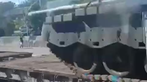 RUSSIAN REINFORCEMENTS TO THE SOUTH, 64 T-80 TANKS, 15 INFANTRY FIGHTING VEHICLES, 4 GRAD MLRS, 93 MSTA-B AND D-20 GUNS. HOWITZERS