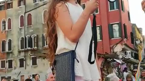 24 luglio 2021 - VENEZIA: parla una bambina