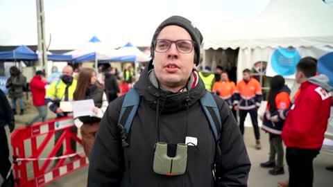 Siblings from Ukraine reunite in Romania