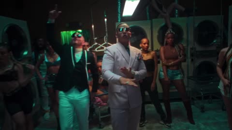 Daddy Yankee x Pitbull - Hot (Official Video)