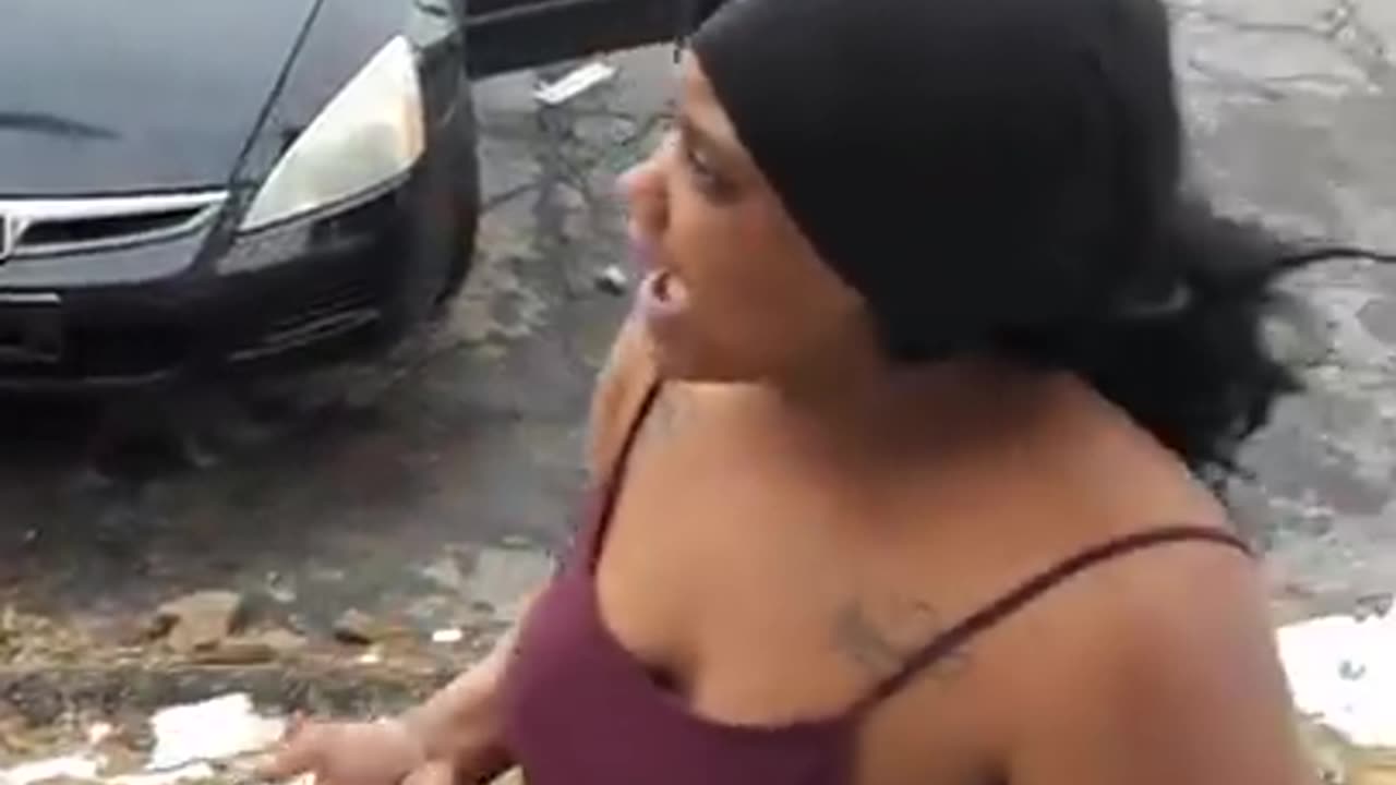 Another funny hood fight between big girls