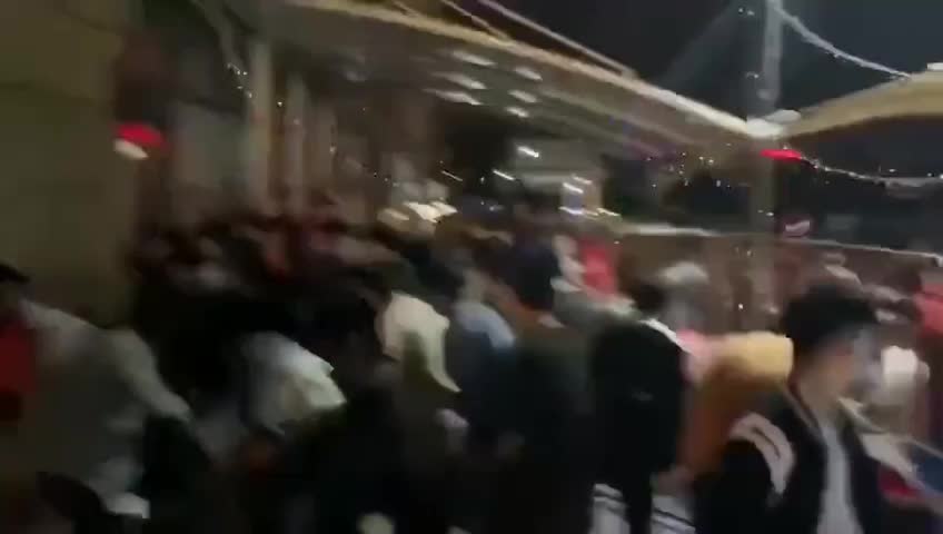 Starving Shanghai residents are looting the supermarkets,