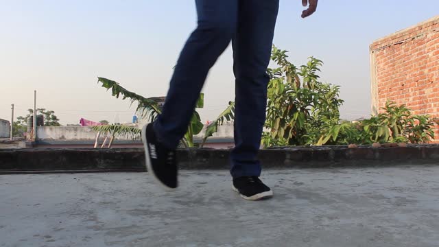 DANCE MOVES FOR BEGINNERS