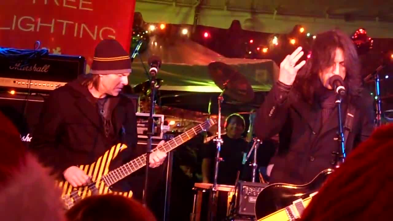 STRYPER - "Little Drummer Boy" - Dec. 10, 2009 - Wall Street, NYC - NYSE Christmas Tree Lighting