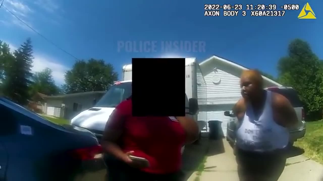 Woman Calls Police, Doesn’t Get Her Way, Goes Nuts