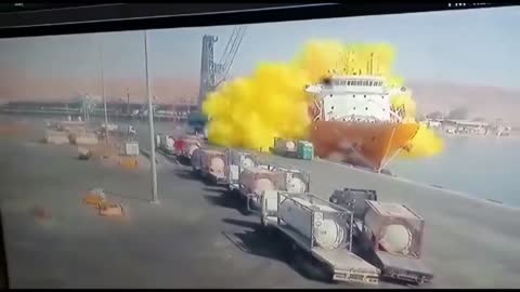 Chlorine gas leak at Jordan port kills 12, injures hundreds