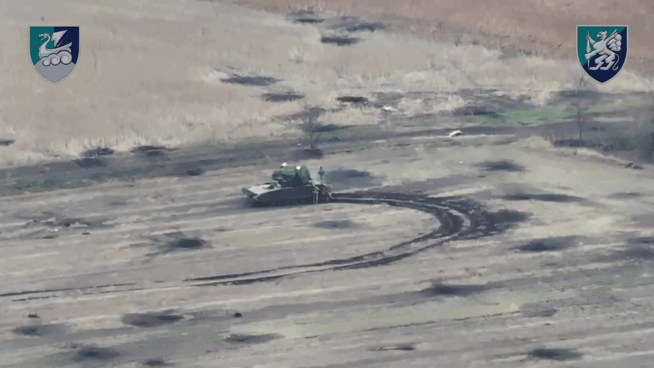 Javelin ATGM Smashes into Russian APC